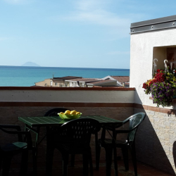 Casa Vacanze Mare Blu Con Terrazzo Vista Mare